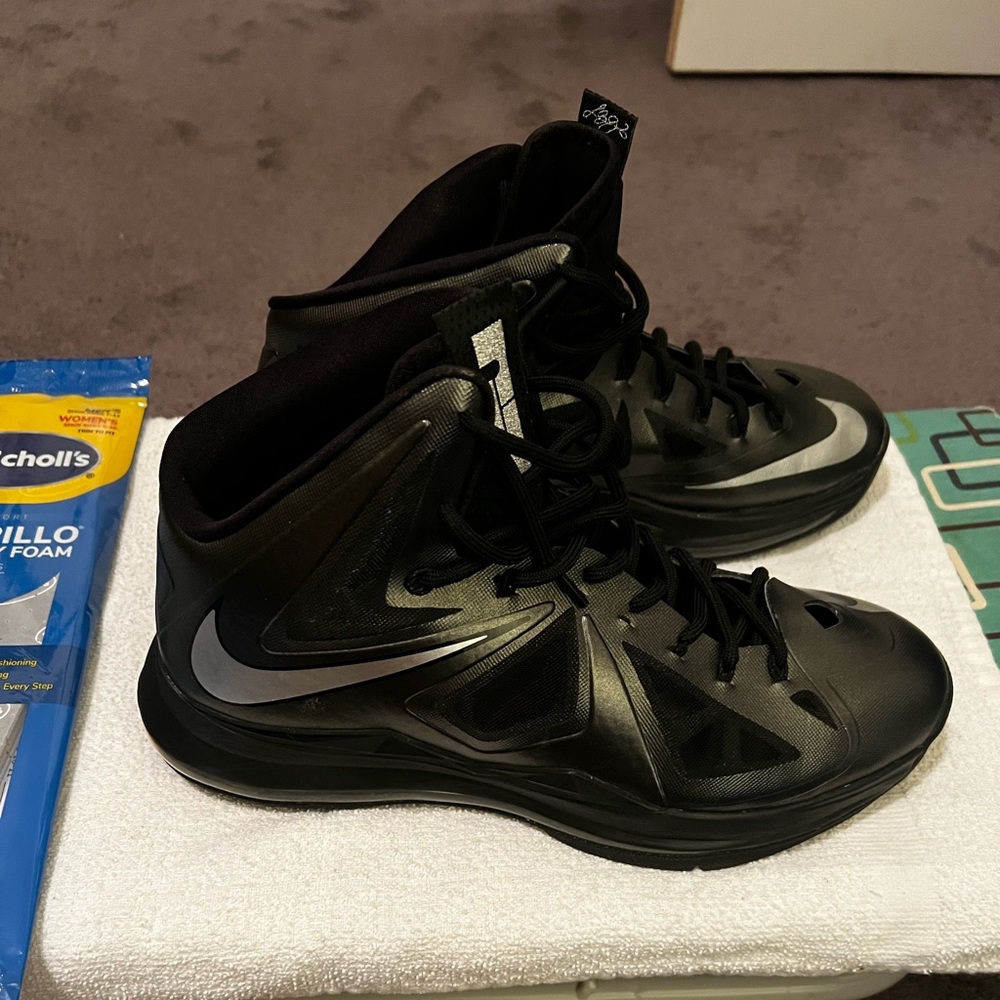 Nike LeBron X Carbon. Size 12. Preowned - Picture 2 of 6